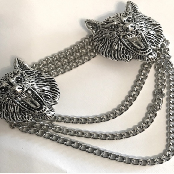 silver wolf cloak clasp - Picture 4 of 6